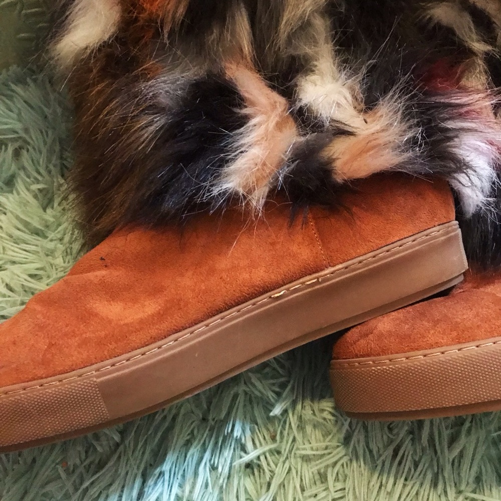 Boots - Picture 4 of 4